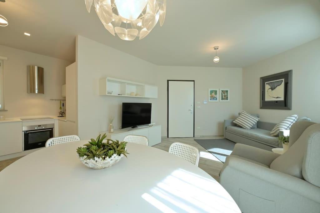 Luxury Apartament Con Garage Vista Mare Alassio Per 6 Persone Exterior foto